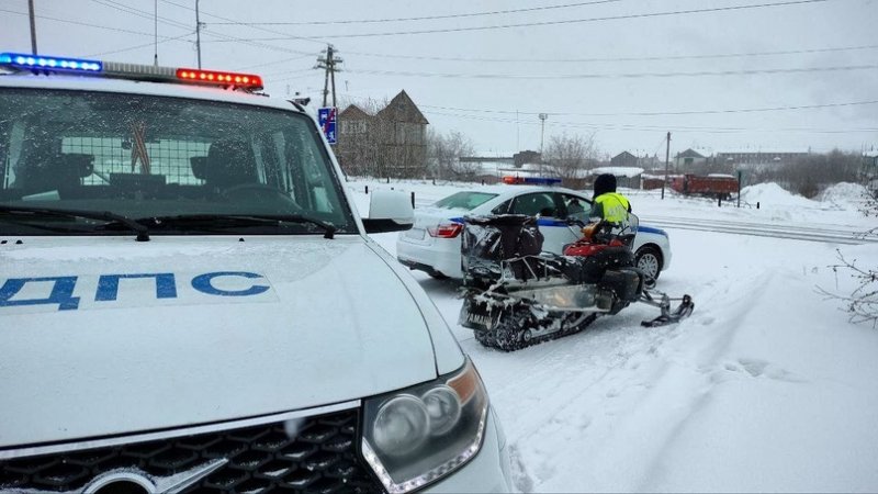 В Лабытнанги автоинспекторы задержали пьяного водителя снегохода