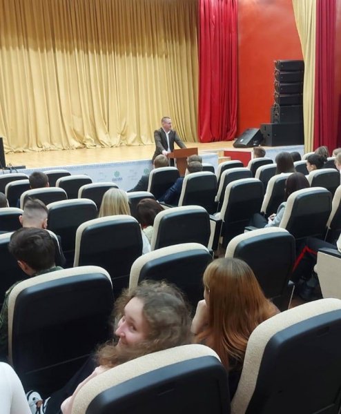 Сотрудники Центра по противодействию экстремизма УМВД России по Ямало-Ненецкому автономному округу провели мероприятие со школьниками Лабытнанги